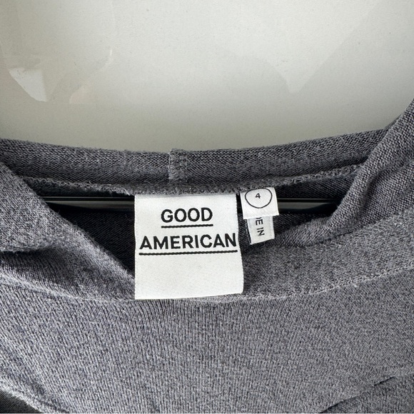 GOOD AMERICAN | CUT OUT HOODIE - Picture 5 of 5